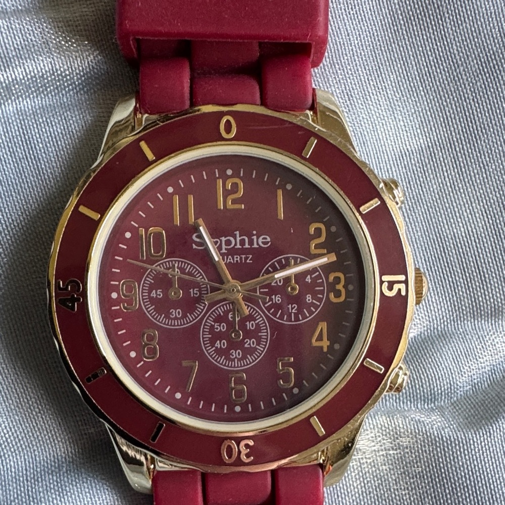 Women's Red Silicone Strap Quartz Watch
